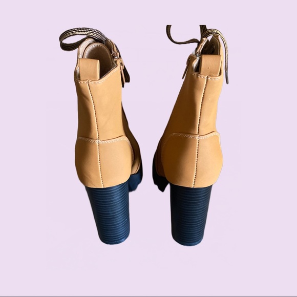 Brand New Boots - Picture 3 of 4